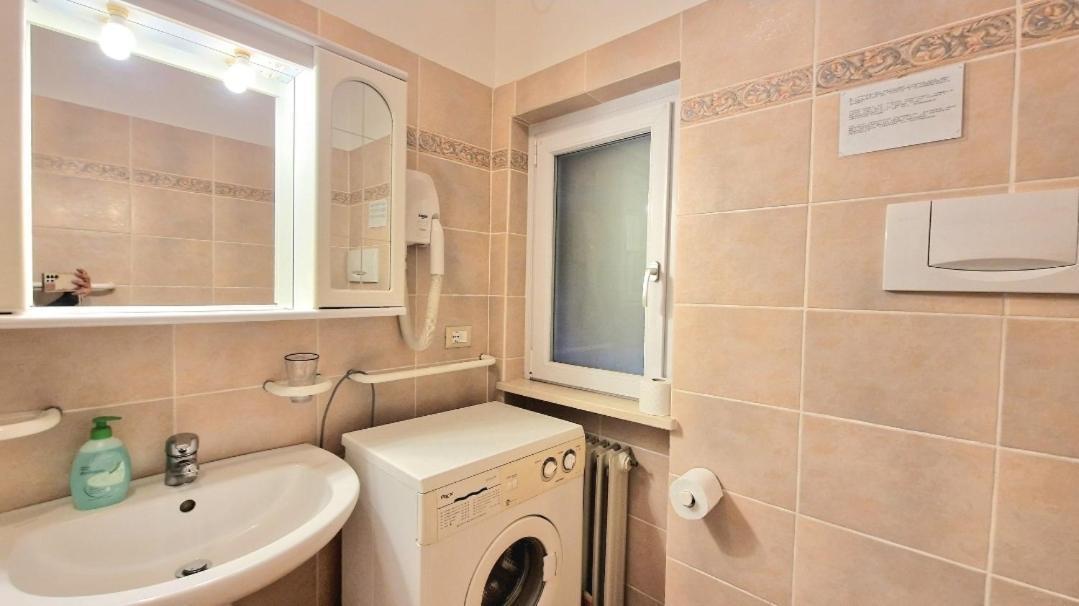 Chiara Pool Apartment 巴多利诺 外观 照片
