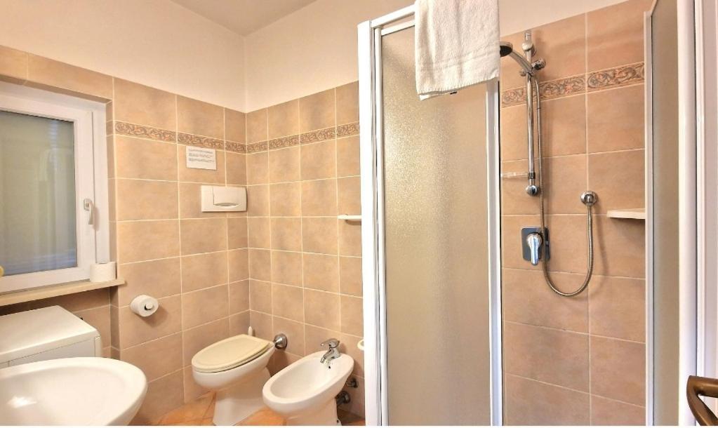 Chiara Pool Apartment 巴多利诺 外观 照片